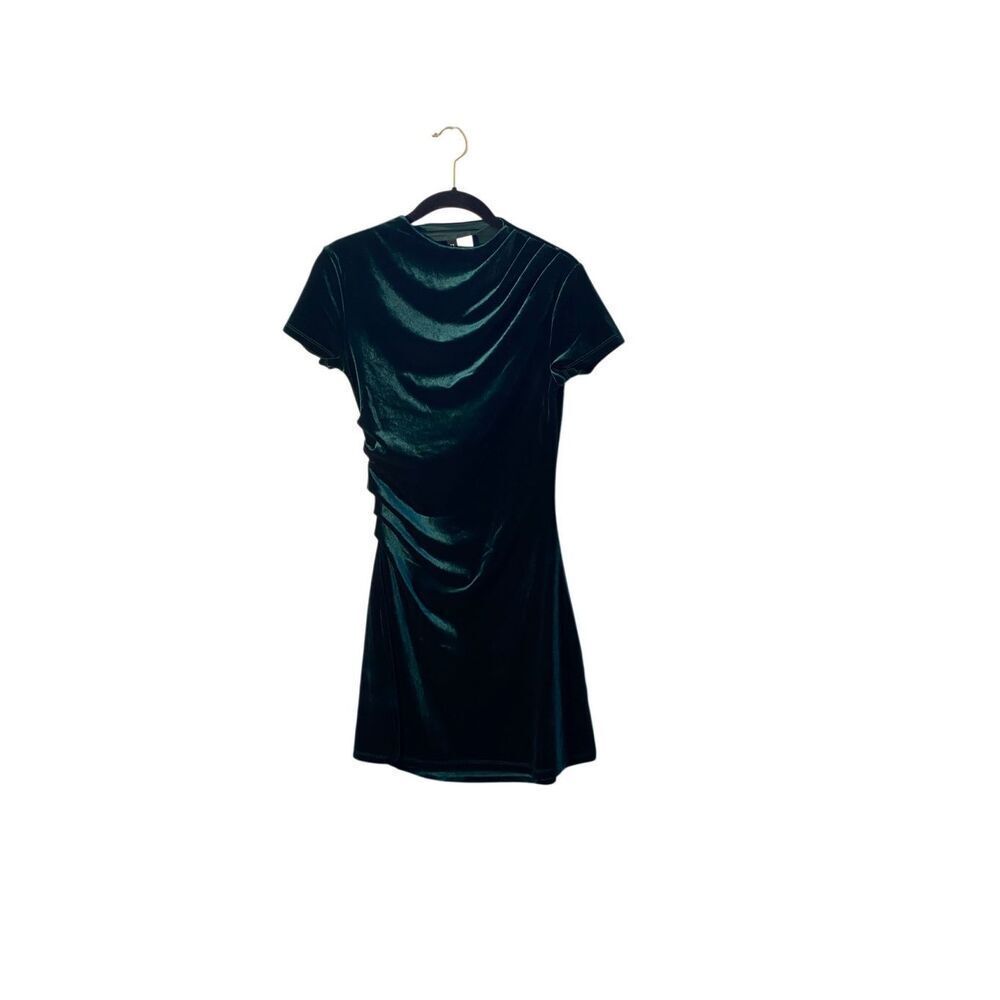 Divided H&M women’s emerald green velvet side, ruched dress holiday S